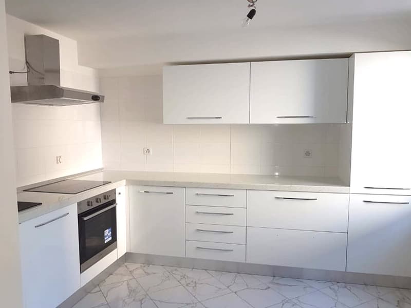 Bel appartement 3,5 pièces avec cuisine open space rénové (3)