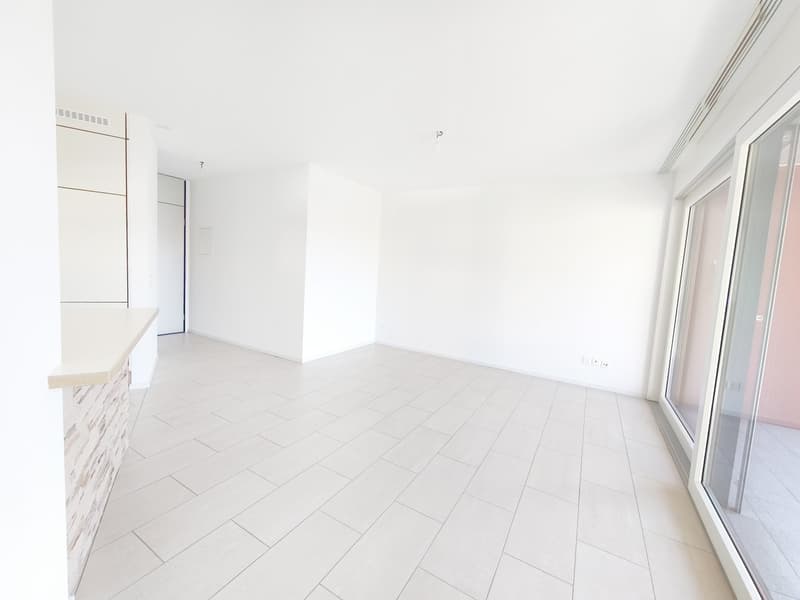 Helles 2,5-Zimmer-Wohnung mit bewohnbarem Terrazzo in ruhiger Grünzone (4)