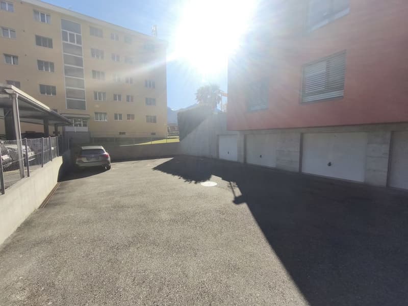 Helles 2,5-Zimmer-Wohnung mit bewohnbarem Terrazzo in ruhiger Grünzone (9)