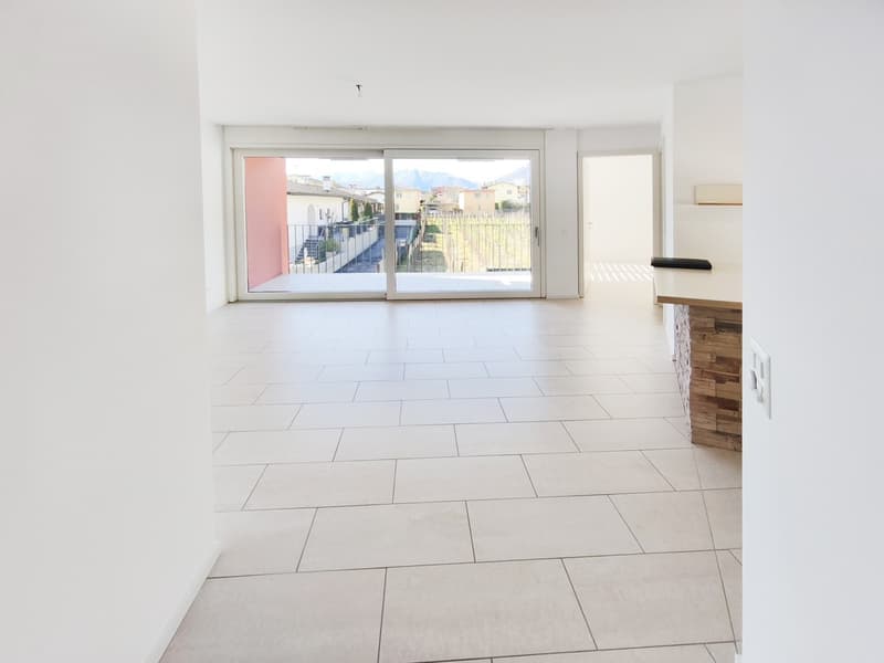 Helles 2,5-Zimmer-Wohnung mit bewohnbarem Terrazzo in ruhiger Grünzone (5)