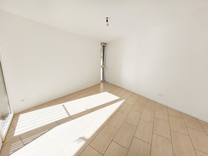 Helles 2,5-Zimmer-Wohnung mit bewohnbarem Terrazzo in ruhiger Grünzone (7)