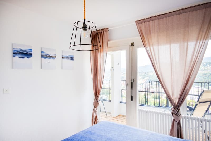 Appartement raffiné 2,5 pièces avec terrasse panoramique rénovée (9)