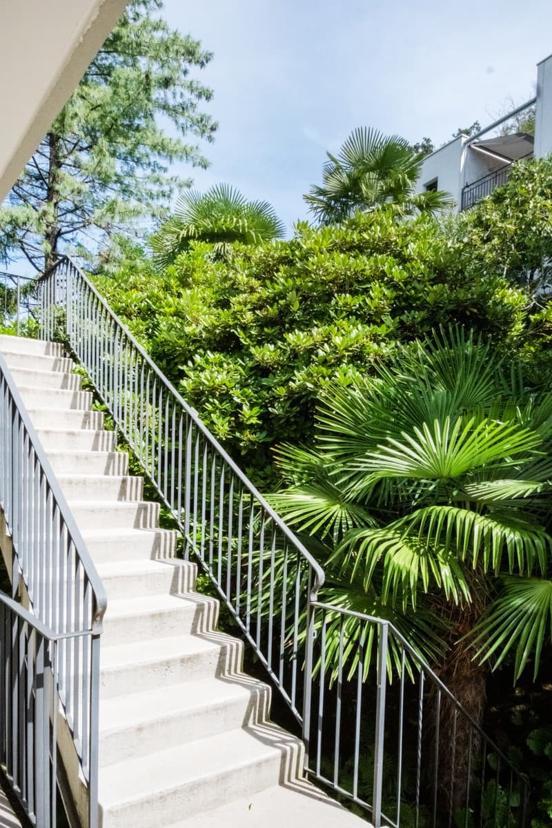 Appartement raffiné 2,5 pièces avec terrasse panoramique rénovée (13)