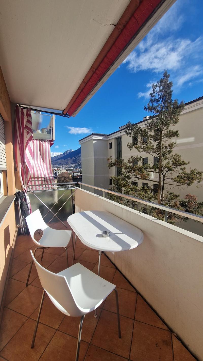 Bel appartement 3,5 pièces avec balcon et cuisine habitable (5)