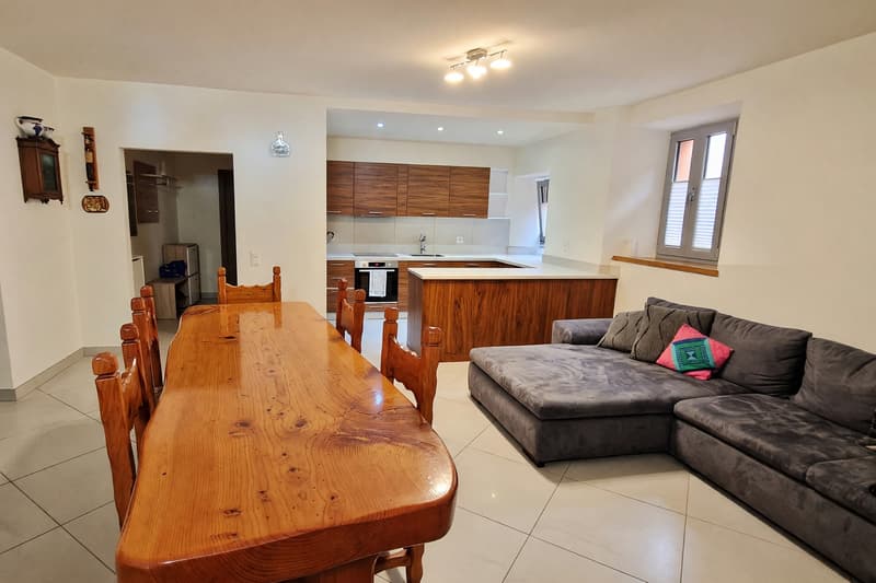 Wunderschönes Appartement 4,5 mit Terrasse und Kamin (3)