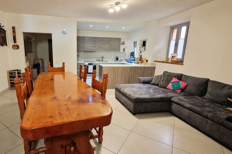 Wunderschönes Appartement 4,5 mit Terrasse und Kamin (4)