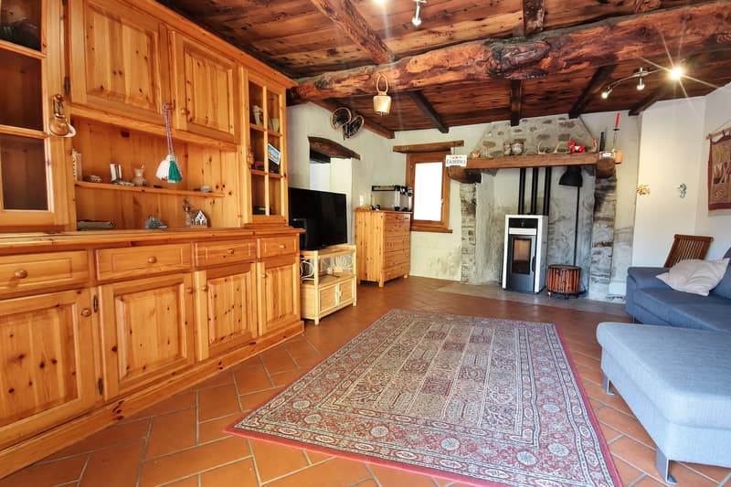 Schönes Einfamilienhaus mit 3,5 Zimmern zu einem interessanten Preis und mit interessanten Nebenkosten. (3)