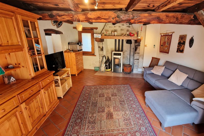 Schönes Einfamilienhaus mit 3,5 Zimmern zu einem interessanten Preis und mit interessanten Nebenkosten. (2)
