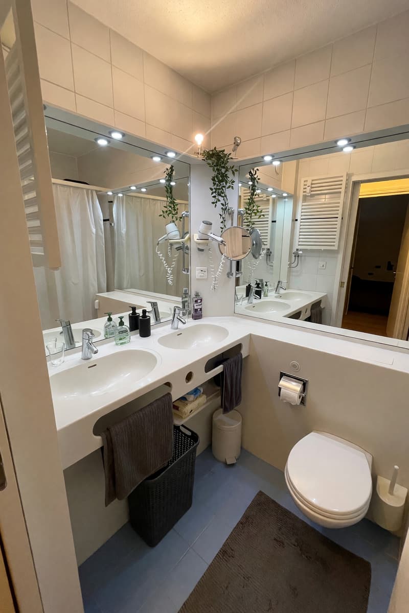 Beautiful 2.5-room apartment with lake view terrace in holiday residence (13)