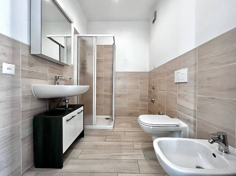 Renovated period villa with five units and significant income (3)