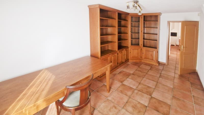 Schönes Haus 5,5 mit wunderschöner Wohnzone und großem Garten. (11)