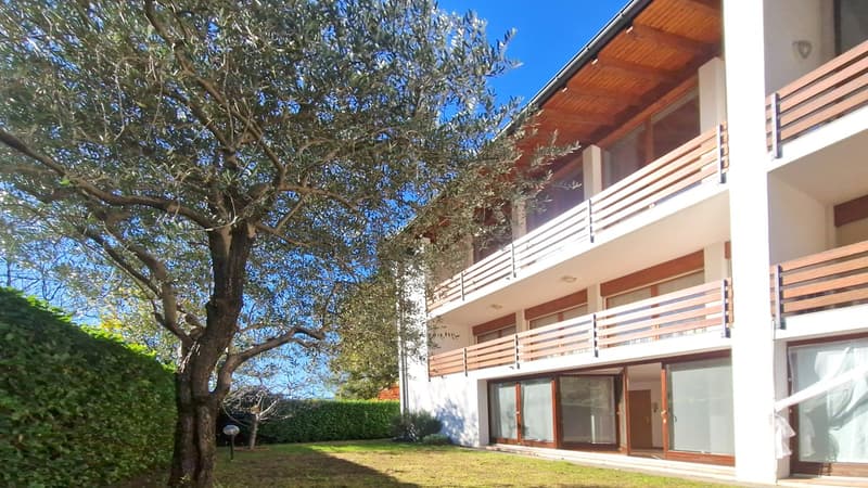 Schönes Haus 5,5 mit wunderschöner Wohnzone und großem Garten. (1)