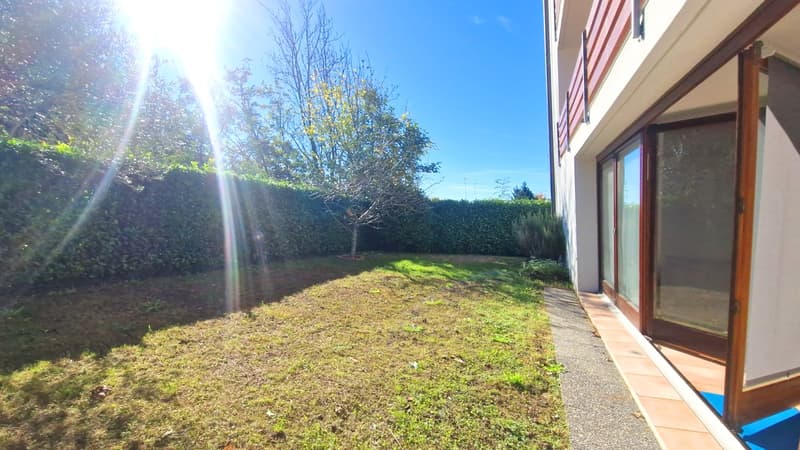 Schönes Haus 5,5 mit wunderschöner Wohnzone und großem Garten. (2)