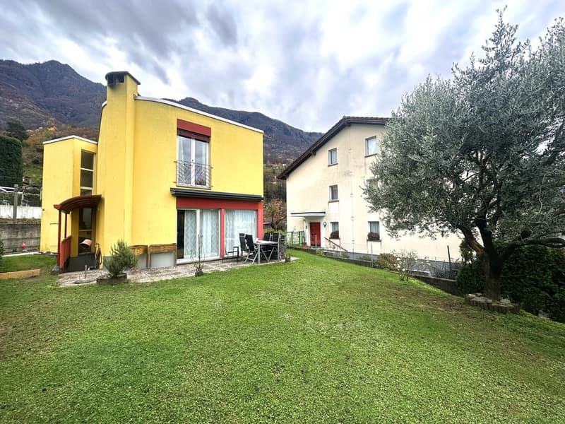 Einfamilienhaus mit 4,5 Zimmern und großem umzäunten Garten in Camorino (1)