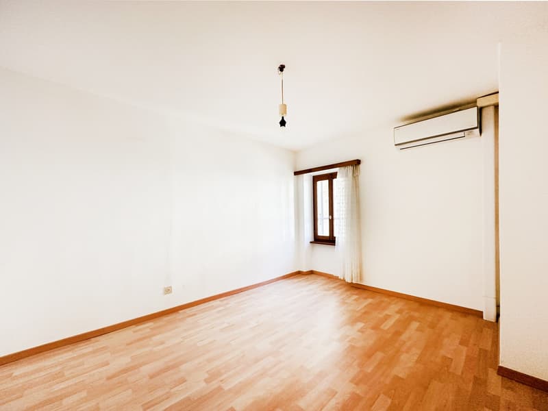 Fascinating Ticino semi-detached house to be renovated with two 3.5-room units (8)