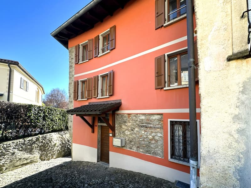 Fascinating Ticino semi-detached house to be renovated with two 3.5-room units (1)