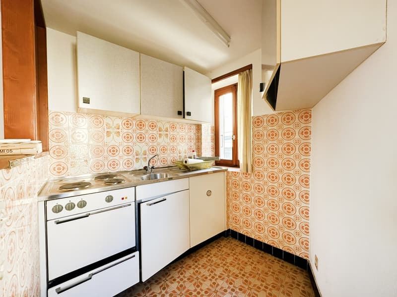 Fascinating Ticino semi-detached house to be renovated with two 3.5-room units (4)