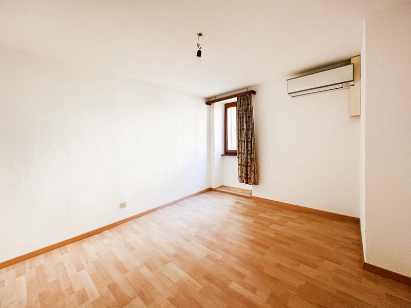 Fascinating Ticino semi-detached house to be renovated with two 3.5-room units (7)