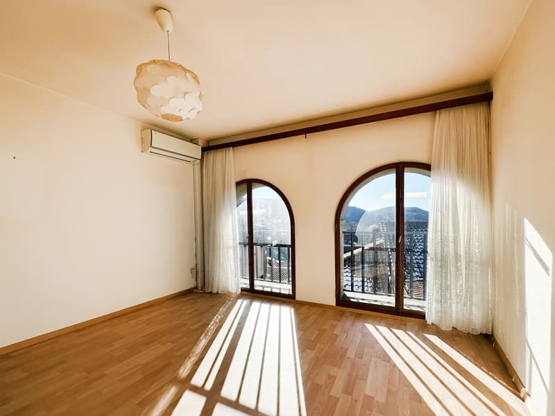 Fascinating Ticino semi-detached house to be renovated with two 3.5-room units (2)