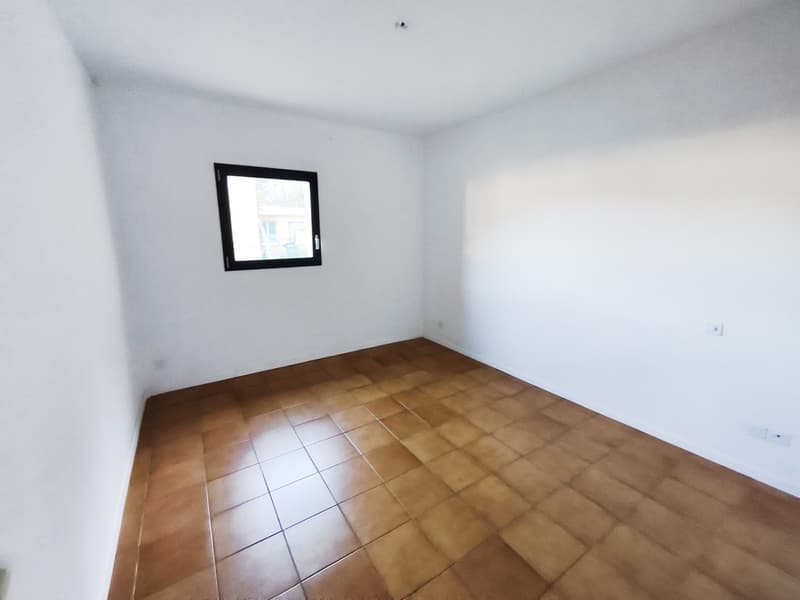 Interesting semi-detached house with two 3.5-room apartments and garden near the center (10)