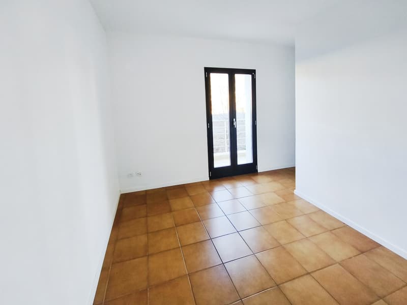 Interesting semi-detached house with two 3.5-room apartments and garden near the center (11)