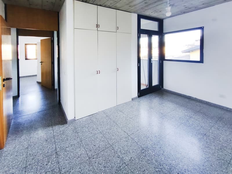 Interesting semi-detached house with two 3.5-room apartments and garden near the center (8)