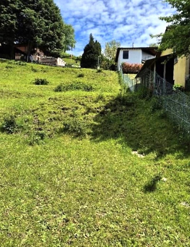 Bauland von 1008 m² mit schöner Aussicht auf das Tal (2)