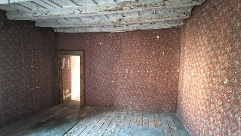 Affascinante casa di nucleo con licenza edilizia già approvata (13)