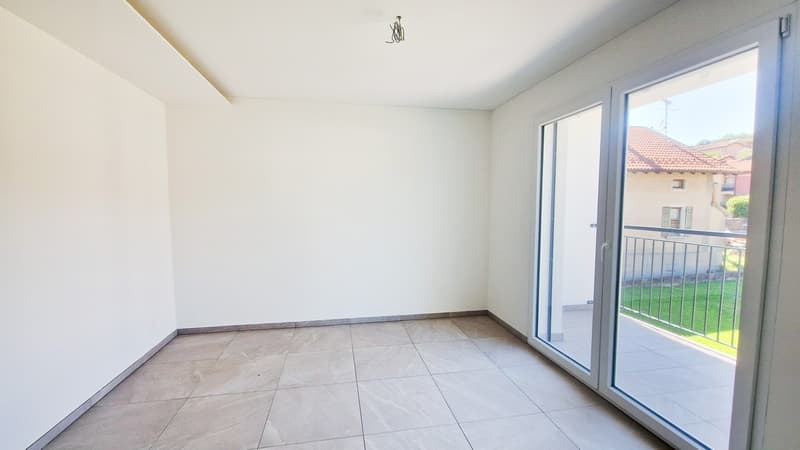 New 2.5-room apartment with panoramic balcony (3)