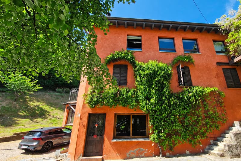 Stabile plurifamiliare con due appartamenti e spazio commerciale (4)