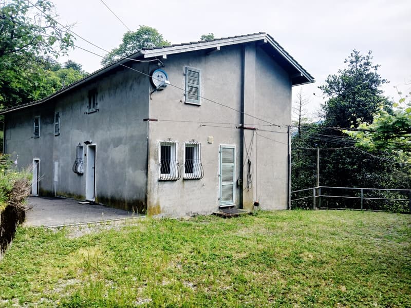 Grotto 6,5 con spazio ristorazione, camere e grande terreno. (1)