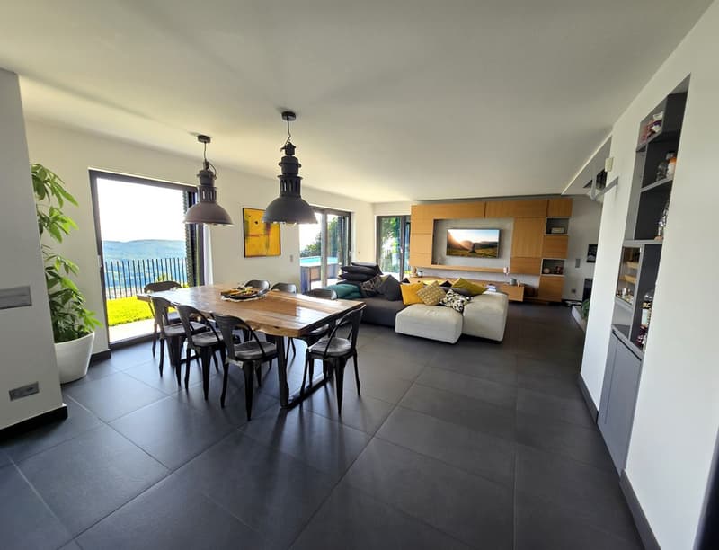 Luxuriöse Villa 4,5 mit Garten, Obstgarten und freier Sicht. (1)