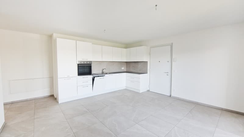 Neue 2,5-Zimmer-Wohnung mit überdachtem Balkon und freier Aussicht (2)