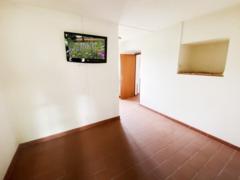 Tessiner Haus aus dem 15. Jahrhundert mit 15 Räumen und Entwicklungspotenzial (6)