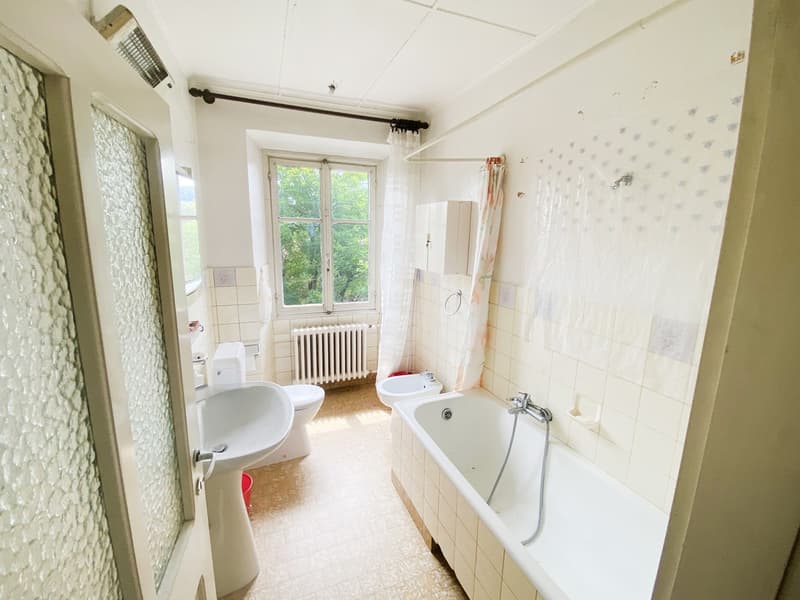 Tessiner Haus aus dem 15. Jahrhundert mit 15 Räumen und Entwicklungspotenzial (13)