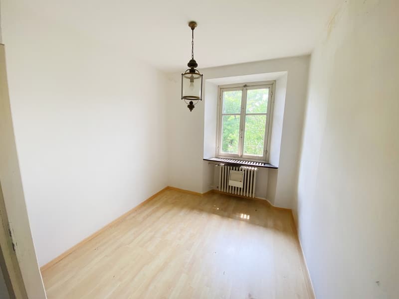 Tessiner Haus aus dem 15. Jahrhundert mit 15 Räumen und Entwicklungspotenzial (5)
