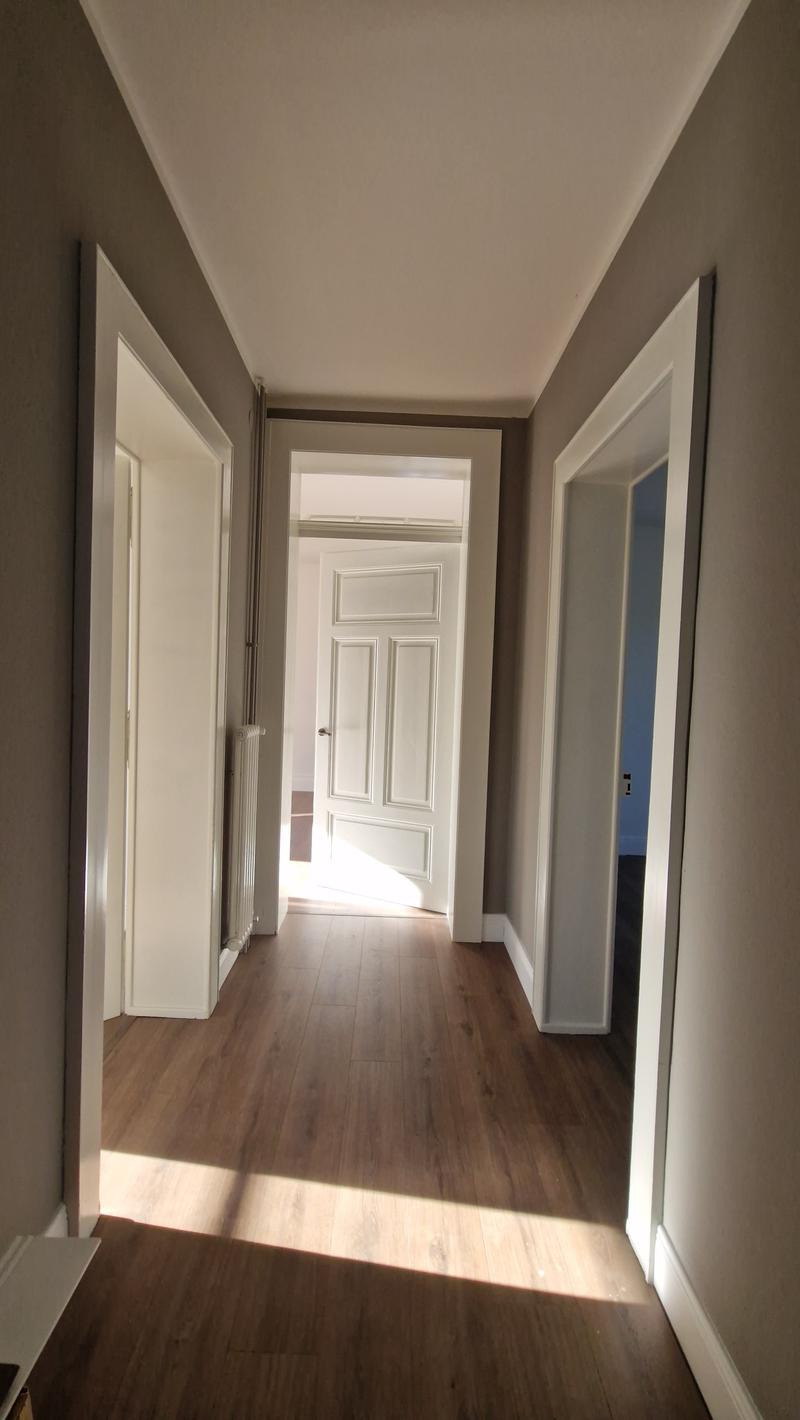 Geräumige 4,5-Zimmer-Wohnung komplett renoviert in strategischer Lage in Novazzano (6)
