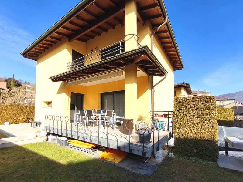 Wonderful 6.5-room house with garden and counter-current swimming pool (2)