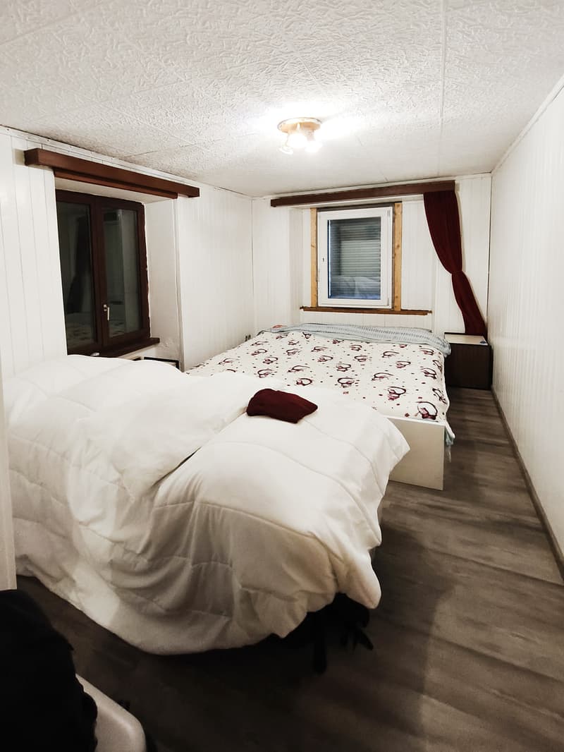 Two-family house with two apartments and storage space (11)