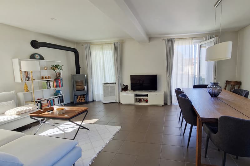 Modern 3.5-room apartment with terrace, completely renovated (2)