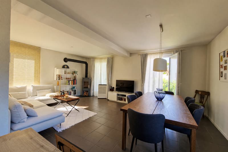 Modern 3.5-room apartment with terrace, completely renovated (3)
