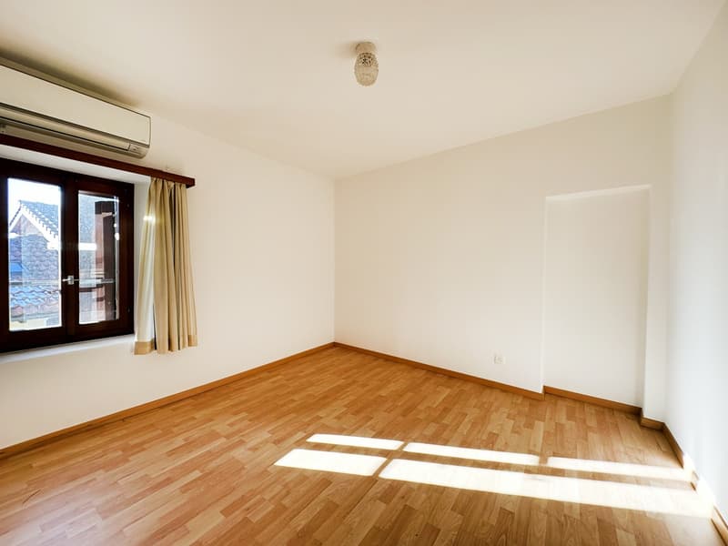 Fascinating Ticino semi-detached house to be renovated with two 3.5-room units (6)