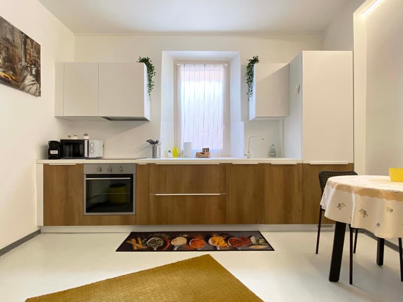 Palazzina rinnovata di quattro unità autorizzata per affitti brevi (1)