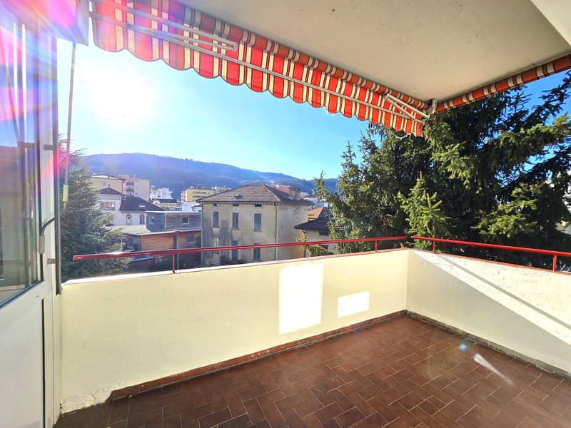 Interessante luminoso 3,5 ristrutturato con terrazza coperta (6)