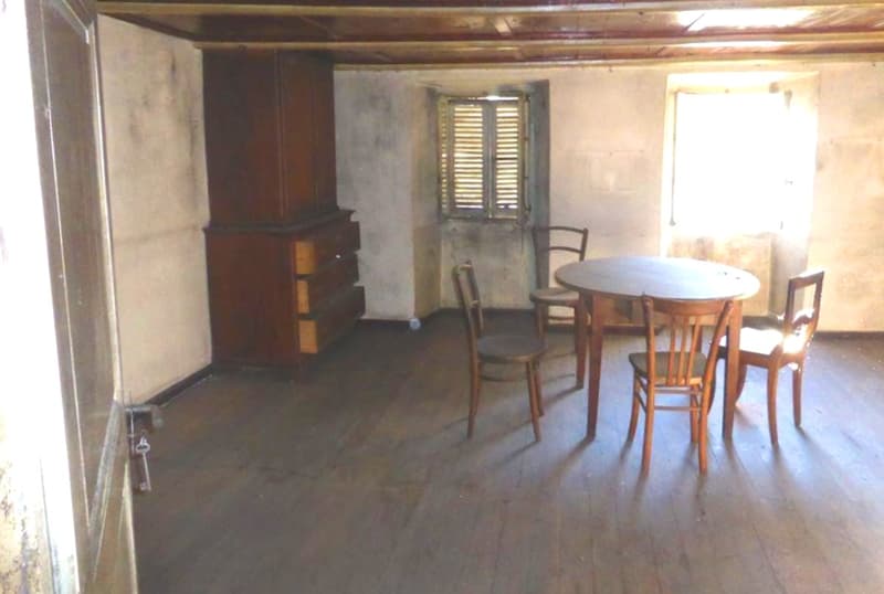 Interessante casa d'epoca da ristrutturare su cinque livelli. (3)