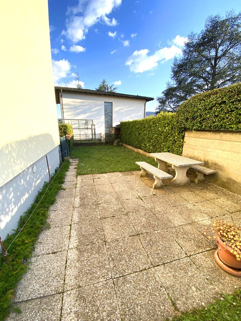 Bel 3,5 recentemente parzialmente ristrutturato con balcone coperto. (10)