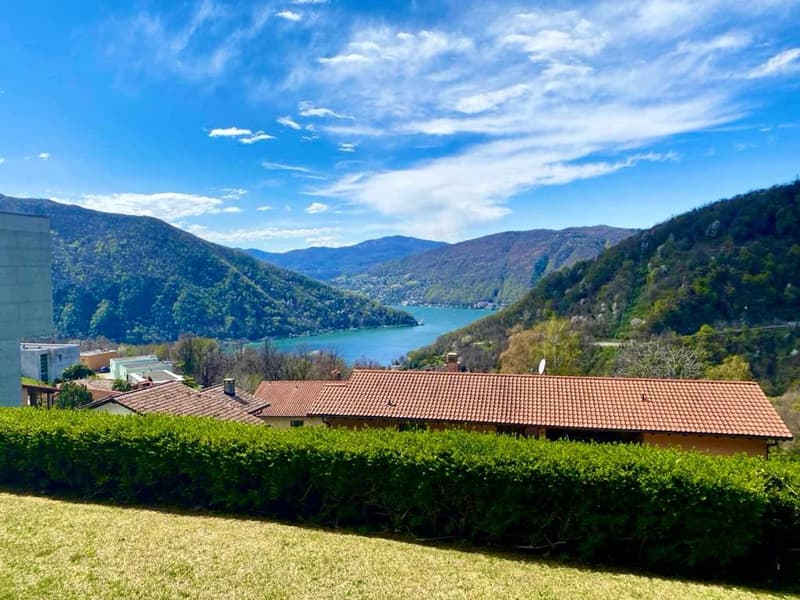 Interessante terreno edificabile con meravigliosa vista lago. (4)