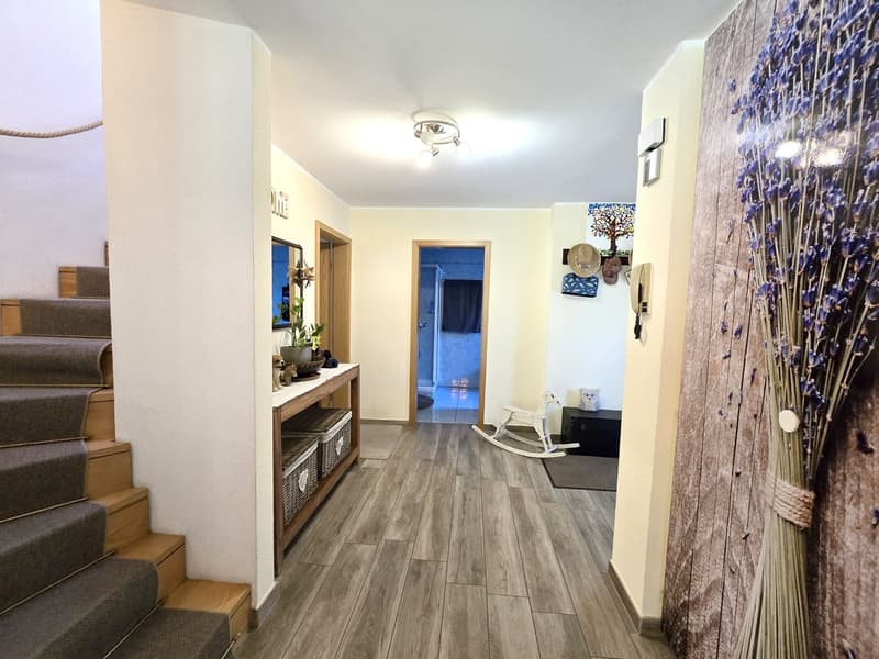 Splendida villa 5,5 con grande giardino in contesto immerso nel verde. (11)