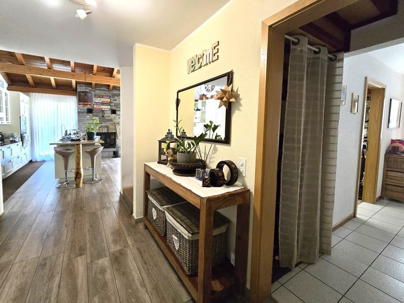 Splendida villa 5,5 con grande giardino in contesto immerso nel verde. (5)