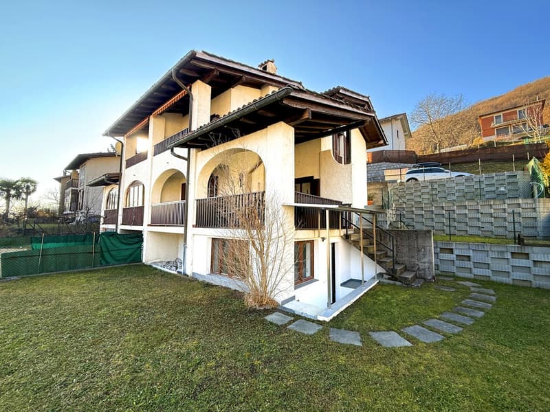 Splendida casa 6 ristrutturata con giardino e terrazza panoramici. (2)